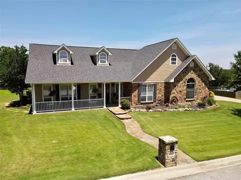 1602 Jefferson St, Bowie, TX 76230
