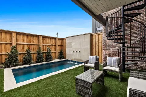 1852 Mecca St, Dallas, TX 75206