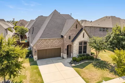 1024 Highpoint Way, Roanoke, TX 76262