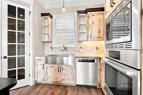 Kitchen - 100 Deer Creek Dr, Waco, TX 76708 photo 2 of 4