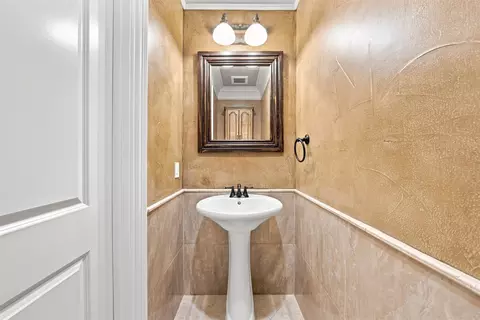 Bath - 100 Deer Creek Dr, Waco, TX 76708 photo 5 of 6