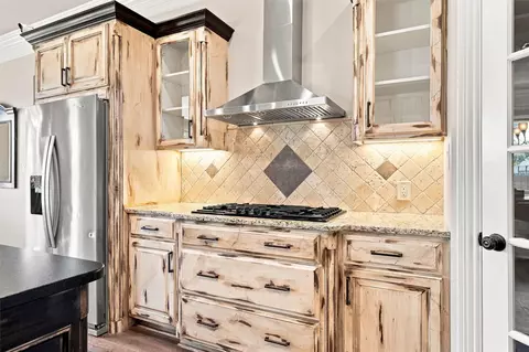 Kitchen - 100 Deer Creek Dr, Waco, TX 76708 photo 3 of 4