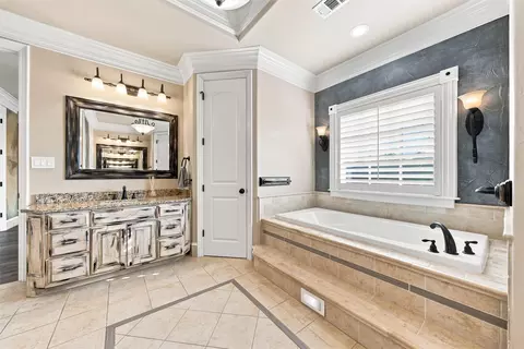 Bath - 100 Deer Creek Dr, Waco, TX 76708 photo 2 of 6
