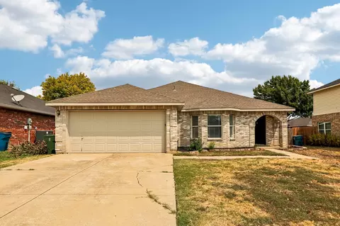 324 Marshall Creek Rd, Roanoke, TX 76262