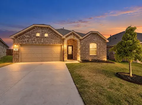 5252 Mountain Top Trl, Crowley, TX 76036