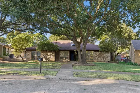 5 Shannon Ct, Richardson, TX 75082