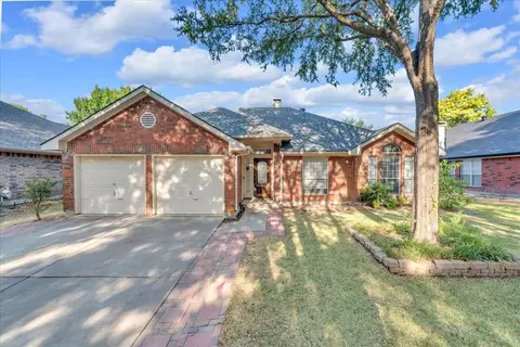 7449 Bear Lake Dr, Fort Worth, TX 76137