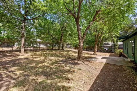 Exterior - 4601 Robinwood Dr, Waco, TX 76708 photo 4 of 6