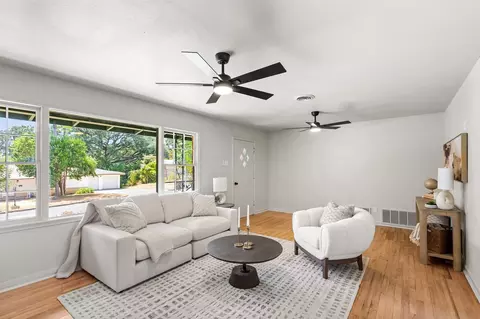 Living - 4601 Robinwood Dr, Waco, TX 76708 photo 4 of 5
