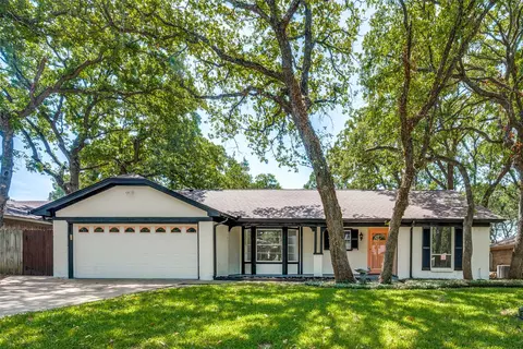 2112 Dartmouth Dr, Arlington, TX 76015
