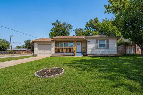 2323 Morgan St, Irving, TX 75062