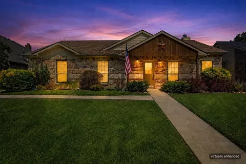 8825 Davis St, Rowlett, TX 75088