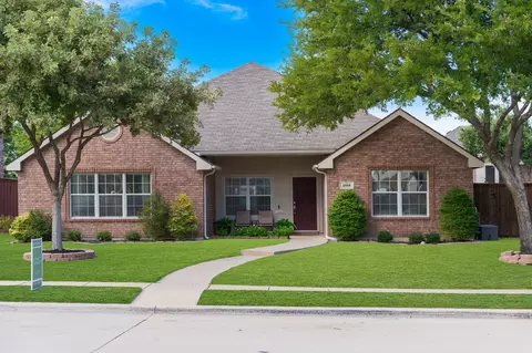 1513 Snow Trl, Lewisville, TX 75077