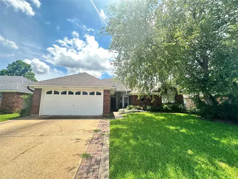 5721 Bluebonnett Dr, Bossier City, LA 71112