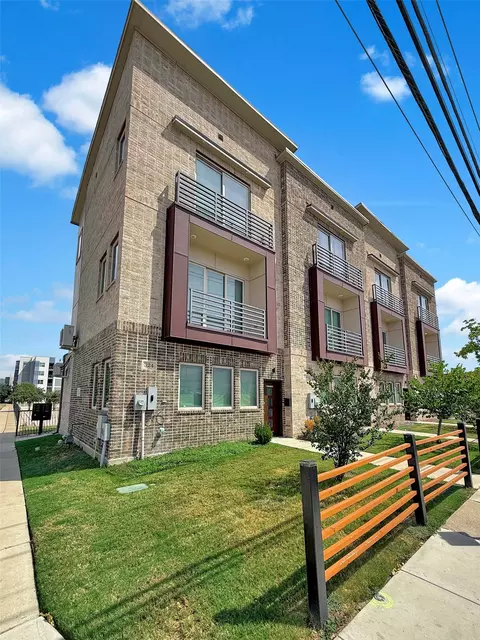 312 Feliks Gwozdz Pl, Fort Worth, TX 76104