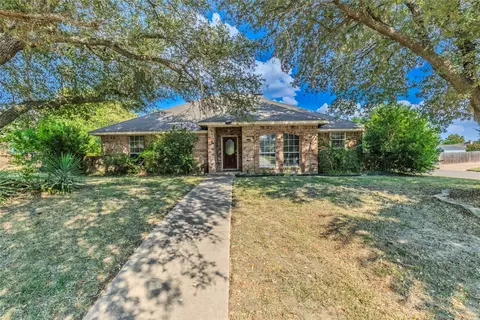10505 Oak Creek Dr, Greenville, TX 75402