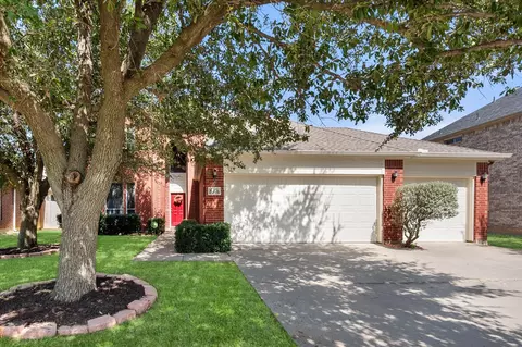 615 Rosarita Rd, Arlington, TX 76002