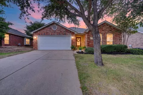 6040 Walleye Dr, Fort Worth, TX 76179