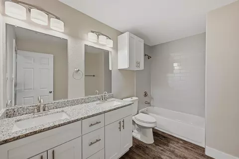 Bath - 566 Mccraw Ln, Denison, TX 75021 photo 3 of 3