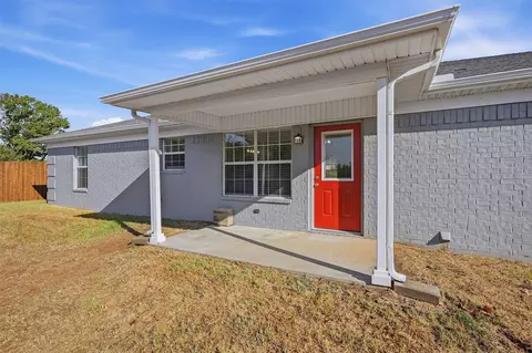Exterior - 566 Mccraw Ln, Denison, TX 75021 photo 4 of 7