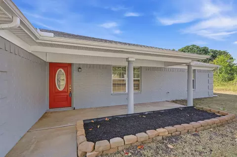 Exterior - 566 Mccraw Ln, Denison, TX 75021 photo 3 of 7