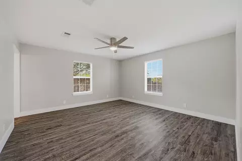 Living - 566 Mccraw Ln, Denison, TX 75021 photo 3 of 3