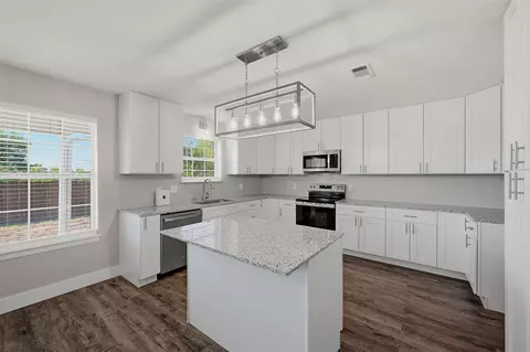 Kitchen - 566 Mccraw Ln, Denison, TX 75021 photo 1 of 2