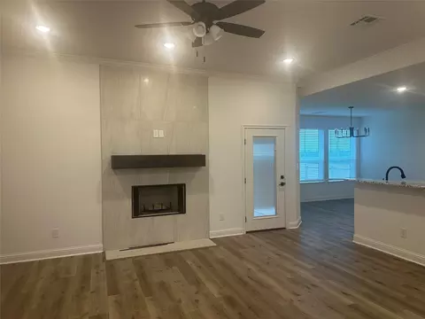 Living - 395 Frederick Dr, Robinson, TX 76706 photo 2 of 3