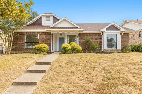 2706 Collins Blvd, Garland, TX 75044