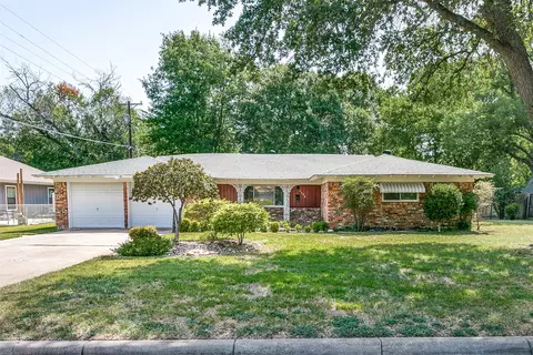 4708 Cummings Dr, North Richland Hills, TX 76180