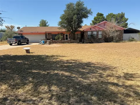 9063 W Riggs Dr, Odessa, TX 79764