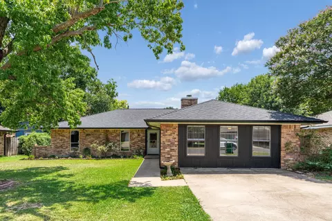 110 Bryn Mawr Ln, Waxahachie, TX 75165