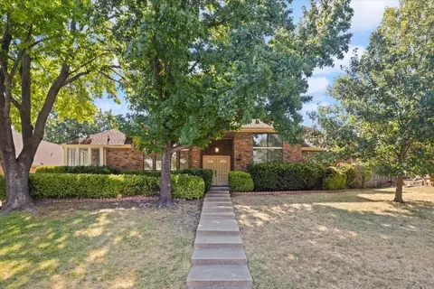 3637 Bluegrass Dr, Grand Prairie, TX 75052