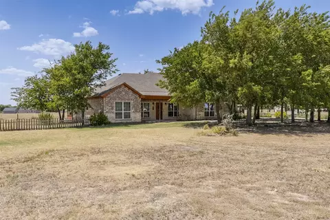 401 Carter Rd, Italy, TX 76651