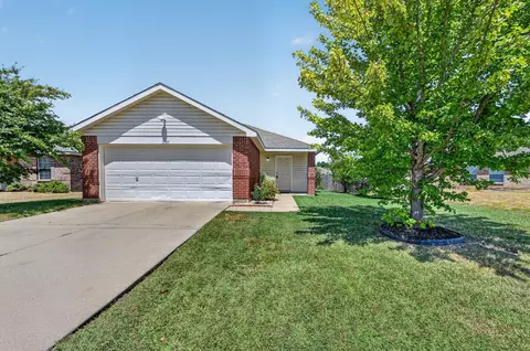1509 Castle Ridge Rd, Fort Worth, TX 76140
