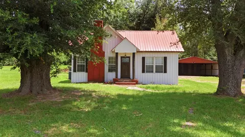 506 E Longview St, Arp, TX 75750