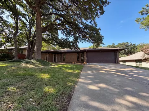 5804 Ridge Dr, Arlington, TX 76016
