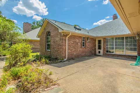 Exterior - 3021 Chimney Hill Dr, Waco, TX 76708 photo 4 of 4
