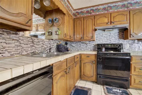 Kitchen - 3117 N 15th St, Waco, TX 76708 photo 3 of 3