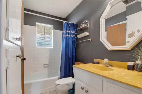 Bath - 3117 N 15th St, Waco, TX 76708 photo 3 of 4