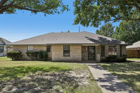 3805 Sunhill Dr, Greenville, TX 75402