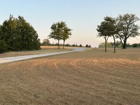 676 Blanton Hill Rd, Whitewright, TX 75491