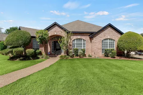 517 Quick Silver Dr, Desoto, TX 75115