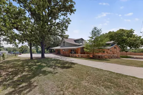 1880 Houston Rd, Burleson, TX 76028