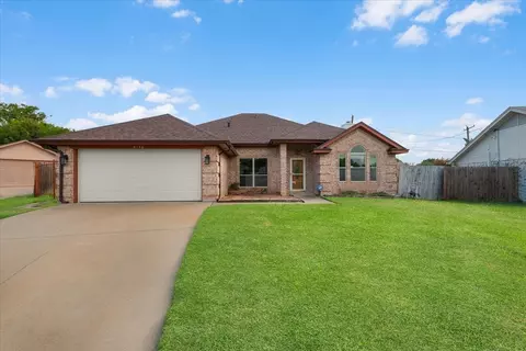 5748 Caracas Dr, North Richland Hills, TX 76180