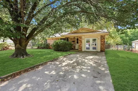 503 N College St, Whitesboro, TX 76273