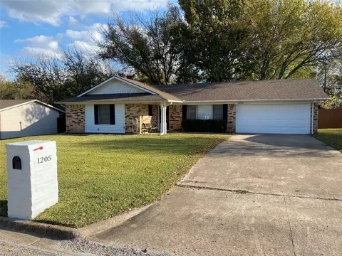 1205 S Valentine Dr, Sherman, TX 75090