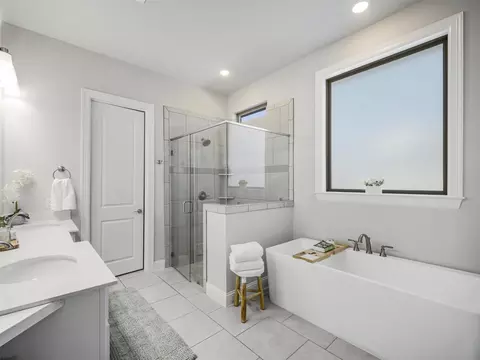 Bath - 3051 Kessler Dr, Celina, TX 75009 photo 2 of 5