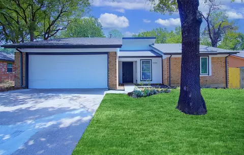 5109 Parliament Dr, Arlington, TX 76017
