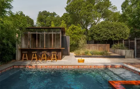 938 N Clinton Ave, Dallas, TX 75208